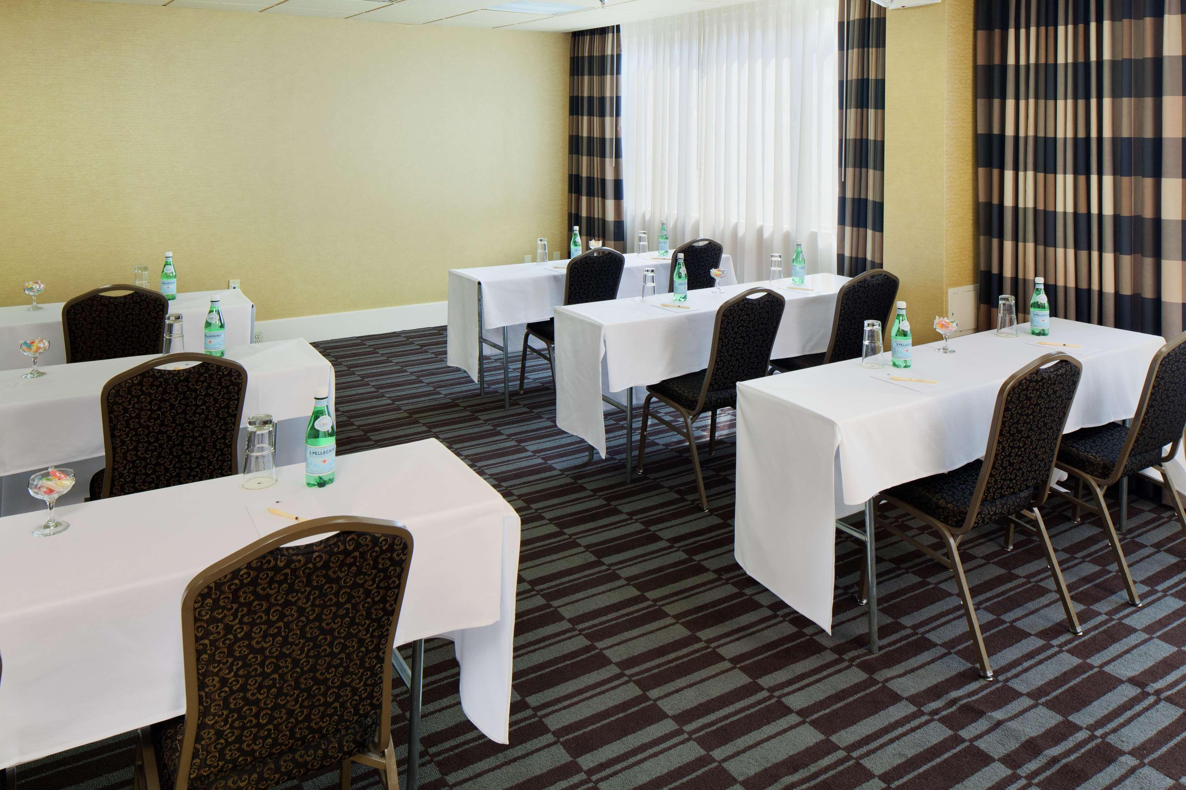 מלון Doubletree By Hilton נורווק עסק תמונה